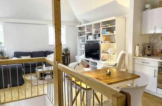 Wohnung kaufen in Hochstraße 21, 40760 Meerbusch, 2-Zimmer Maisonettewohnung mit Charme im historischen Vierkanthof