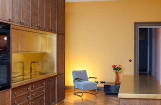 Wohnung kaufen in 10119 Mitte, Mit schönen Details ausgestattete Altbauwohnung auf ca. 187 m² nahe Rosenthaler Platz