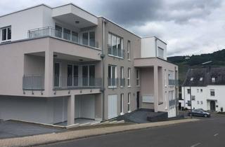 Wohnung mieten in Sankt-Briktius-Weg 1a, 54470 Bernkastel-Kues, Neuwertige Wohnung mit drei Zimmern sowie Balkon und Einbauküche