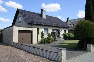 Einfamilienhaus kaufen in 33189 Schlangen, Einfamilienhaus auf großem Gartengrundstück in Schlangen-Oesterholz!