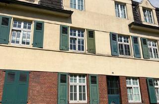 Wohnung kaufen in Förkelstraße, 47259 Hüttenheim, Geräumige, helle Dachgeschosswohnung in ruhiger Lage