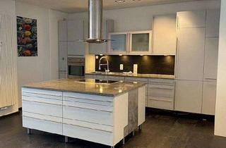 Immobilie mieten in 83209 Prien, Zentral gelegene 2-Zimmer-Wohnung mit kleiner Terrasse und Parkplatz in Prien - Landkreis Rosenheim