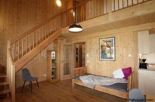 Immobilie mieten in 83623 Dietramszell, 1,5 Zimmer-Galerie-Wohnung im Holzhaus mit Balkon - bei Otterfing