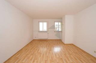 Wohnung mieten in 08058 Zwickau, Gemütliche 1-Raum-Wohnung mit Außenverschattung an allen Fenstern