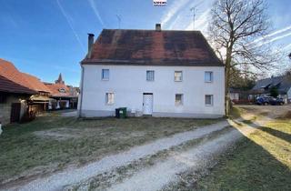 Bauernhaus kaufen in 91207 Lauf / OT Neunhof, Lauf / OT Neunhof - BHS mit 10 Zi., Garage im Nebengebäude u. separatem Gartengrund mit Teich nebenan