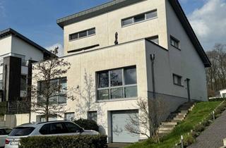 Doppelhaushälfte kaufen in Honigsberg 12e, 47551 Bedburg-Hau, Neuwertige, individuelle Doppelhaushälfte in schöner Hanglage am Honigsberg