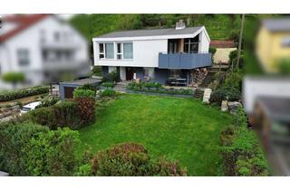 Haus kaufen in 72766 Reutlingen, Zweifamilienhaus mit schönem Garten und Garage