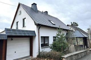Einfamilienhaus kaufen in 08209 Auerbach, Sanierungsbedürftiges Einfamilienhaus mit 2-3 Kinderzimmern und 2 Garagen