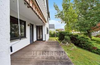 Haus kaufen in 85368 Moosburg, HEINRICHS: Projekt mit Potenzial - Großzügiges Zweifamilienhaus in zweiter Reihe zum Renovieren