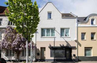 Haus kaufen in 53879 Euskirchen, Euskirchen - Perfekte Vielfalt: Renoviertes Zweifamilienhaus und Garten in zentraler Lage