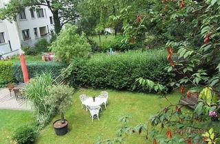 Wohnung kaufen in 50968 Marienburg, Altbauwohnung mit Terrasse und Gartennutzung