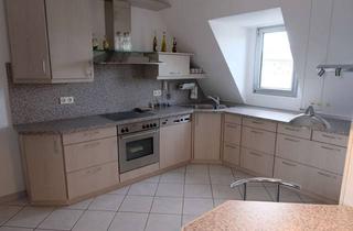 Wohnung mieten in Heinrichstr. 69, 64283 Darmstadt-Mitte, Geschmackvolle helle Dachgeschosswohnung mit drei Räumen und Einbauküche in Darmstadt