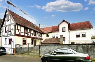 Haus kaufen in 61197 Florstadt, "Seltene Gelegenheit: Zwei Einfamilienhäuser auf großzügigem Grundstück"