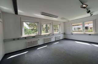 Wohnung kaufen in 70499 Weilimdorf, Machen Sie "Ihr's" draus - Großzügige EG-Wohnung mit Garten und Garage im Herzen von Weilimdorf