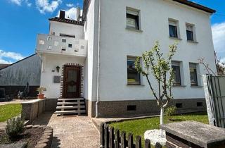 Haus kaufen in 66773 Schwalbach, Schwalbach - Zweifamilienhaus