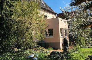 Haus kaufen in 38350 Helmstedt, Helmstedt - Familienhaus: ruhig, aber stadtnah mit 6 Zi und großem Garten