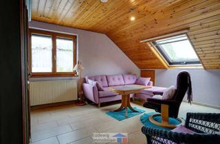 Wohnung kaufen in 70569 Büsnau, Gepflegte 2,5 Zimmer Dachgeschosswohnung in S-Büsnau