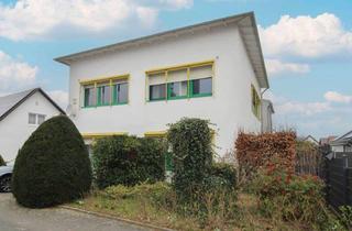 Haus kaufen in 32549 Bad Oeynhausen, Solide Anlage: Teilmodernisiertes MFH mit 3 Einheiten in Bad Oeynhausen