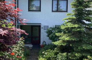 Haus kaufen in 70374 Bad Cannstatt, Schmuckstück in Top-Lage & Potential: Reihen-EF-/MF-Haus mit 3 kombinierten Wohneinheiten