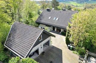 Haus kaufen in 51515 Kürten, Charmantes Zweifamilienhaus mit großem Grundstück in Höhenlage von Kürten-Busch