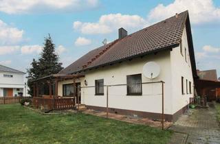Haus kaufen in 91459 Markt Erlbach, Sanierungsbedürftiges Zweifamilienhaus in wunderschöner Wohnlage in Markt Erlbach