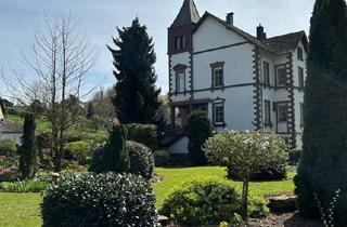 Villa kaufen in 54570 Mürlenbach, Kleine Villa mit Einliegerwohnung und prachtvollen Grundstück - Mürlenbach