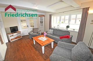 Doppelhaushälfte kaufen in 25899 Niebüll, Umfassend sanierte Doppelhaushälfte mit 2 Wohneinheiten