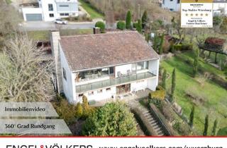 Einfamilienhaus kaufen in 97252 Frickenhausen am Main, Frickenhausen am Main - Großzügiges Haus in Traumlage am Südhang mit Mainblick