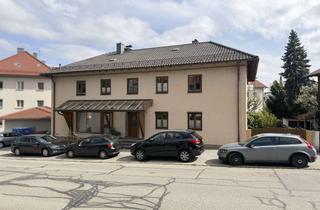 Wohnung kaufen in 83278 Traunstein, Dachgeschosswohnung mit Potenzial im Herzen der Stadt Traunstein!