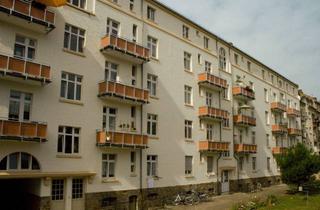 Wohnung mieten in Klarenthaler Straße 15, 65197 Mitte, Tolle gemütliche Singlewohnung sucht Sie!