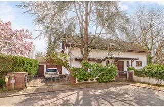 Einfamilienhaus kaufen in 64285 Darmstadt, Großzügig geschnittenes Einfamilienhaus mit weitläufigem Garten!
