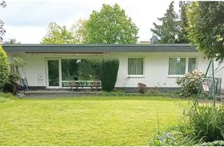 Haus kaufen in 51109 Neubrück, Neubrück / Grenze Merheim - schöner Bungalow mit Garage