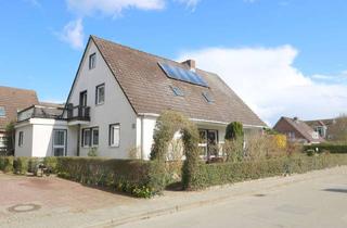 Mehrfamilienhaus kaufen in 23746 Kellenhusen (Ostsee), Nur 250 m zum Strand! Ansprechendes Mehrfamilienhaus mit Stellplätzen auf Eigenland in Kellenhusen!