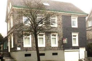 Haus kaufen in 42859 Remscheid, 2 Fam.-Fachwerkhaus mit Anbau und innenliegender Doppelgarage