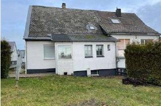 Haus kaufen in Tannenweg, 35759 Driedorf, Grundstück mit Wohnhaus nebst Garten in Driedorf; Mindestgebot: 160.000 €;Exposee beachten!!