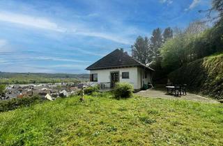 Einfamilienhaus kaufen in 53424 Remagen, Leerstehendes Einfamilienhaus mit gepflegtem Garten und herrlichem Weitblick in Remagen-Oberwinter