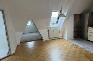 Wohnung kaufen in 93047 Regensburg, Regensburg - Schöne, helle 2 Zimmer Dachgeschosswohnung mit Studio, großzügig und mit freiliegenden Dachbalken