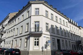 Wohnung kaufen in 65183 Wiesbaden, Frisch sanierte 3-Zimmer-Erdgeschosswohnung mit vielen Extras!