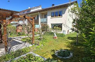 Haus kaufen in 81825 Trudering-Riem, : : : Reiheneckhaus mit gut durchdachtem Grundriss und traumhaft schönem Garten : : :