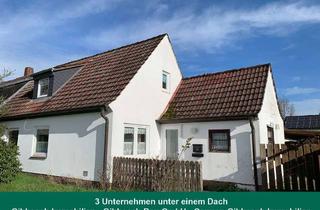 Haus kaufen in 22926 Ahrensburg, Handwerker aufgepasst - sanierungsbedürftige DHH auf 831 m² Grundstück in ruhiger Lage