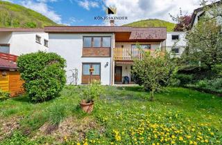 Einfamilienhaus kaufen in 72574 Bad Urach, PROVISIONSFREI Charmantes Einfamilienhaus mit Einliegerwohnung in idyllischer Lage von Bad Urach.