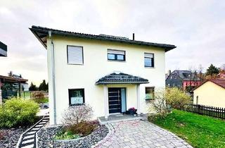Villa kaufen in 09221 Neukirchen/Erzgebirge, Charmante Stadtvilla aus 2013 mit 1.400 m² Grundstück in Neukirchen nahe Chemnitz