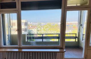 Wohnung kaufen in 71032 Böblingen, Helle, geräumige 3-Zimmer Dachgeschosswohnung mit Balkon in Böblingen