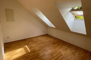 Wohnung mieten in Bahnhofstraße 28, 14641 Nauen, Schöne 2 Zimmer - Dachgeschosswohnung in Nauen