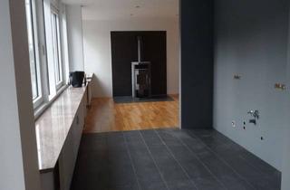 Wohnung mieten in Kirchweg, 98724 Neuhaus am Rennweg, Hochwertige 3-Zimmer Wohnung mit Kamin, großem Balkon und Tiefgarage!
