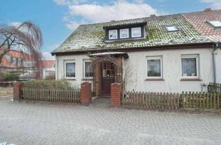 Haus kaufen in 29221 Celle, Wohnen mit Grün: DHH für Visionäre mit großem Grundstück in zentraler Lage von Celle