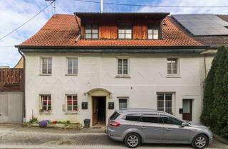 Mehrfamilienhaus kaufen in 72184 Eutingen im Gäu, Mehrfamilienhaus mit 3 Wohnungen und 1 Apartment in ruhiger, zentraler Lage