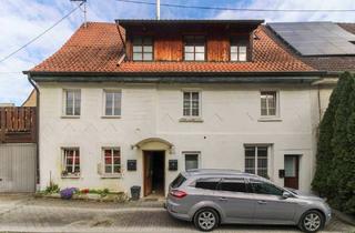 Mehrfamilienhaus kaufen in 72184 Eutingen, Eutingen im Gäu - Mehrfamilienhaus mit 3 Wohnungen und 1 Apartment in ruhiger, zentraler Lage