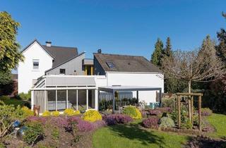 Einfamilienhaus kaufen in 58708 Menden, Menden - Charmantes Einfamilienhaus mit idyllischem Garten und zwei separaten Apartements
