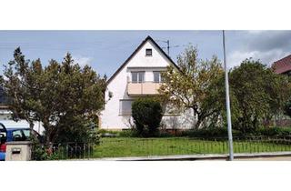 Haus kaufen in 71292 Friolzheim, Friolzheim - Charmantes Zweifamilienhaus in idyllischer Lage mit Potential